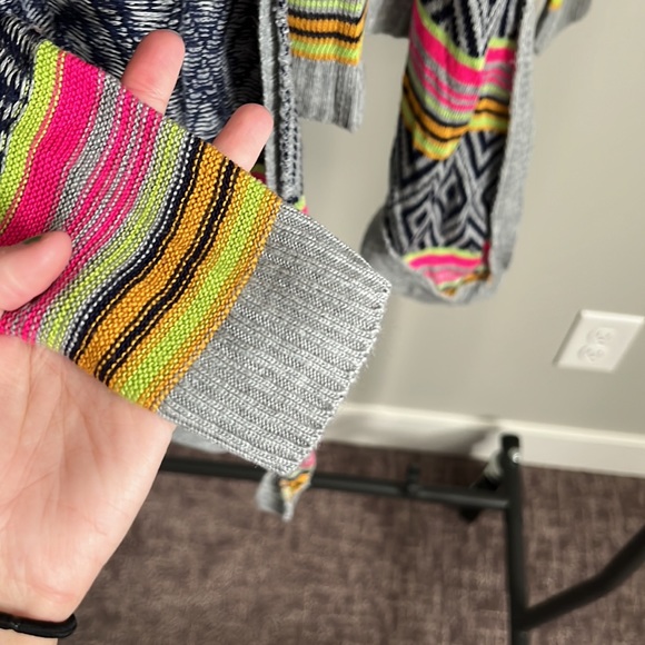 Daytrip Sweater - Picture 4 of 6